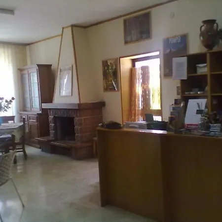 Apollo Hotel *