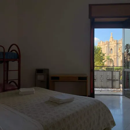 Apollo Hotel *