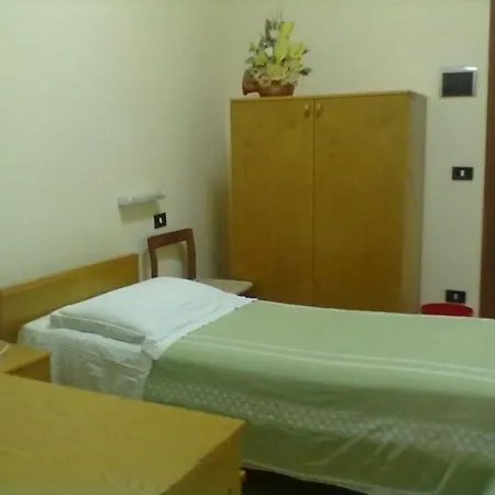 Hotel Apollo *
