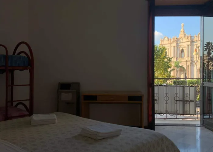 Apollo Hotel *